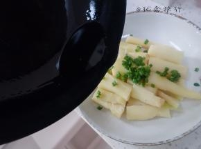 	油淋在葱上