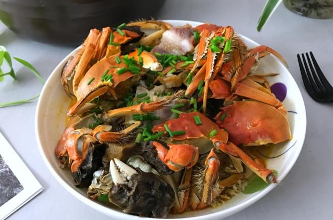 咸肉蒸螃蟹