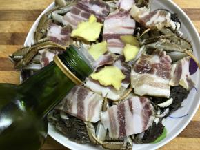 最后再淋上少许油。