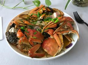 咸鲜适口的蒸螃蟹。