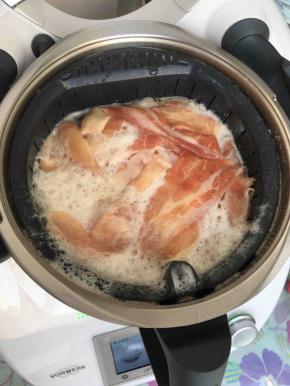 洗肉，5分钟/50度/速度5用小美清洗肉，不破坏血红蛋白