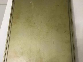 上面再盖上一烤盘。