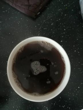 洗好的豆豉倒入温开水。