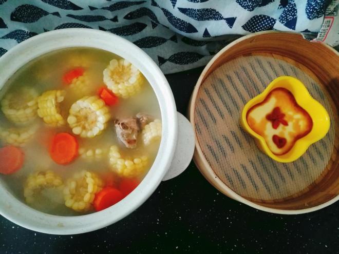 一锅出两味--玉米胡萝卜骨汤&炖蛋