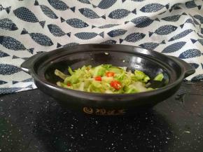 酸辣包菜好了。