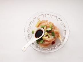 生抽半汤匙