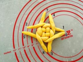 按图示编织
