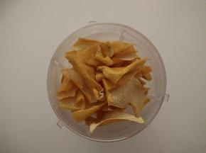 放入料理机中打成粉。