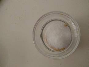 加入同等重量的食盐。