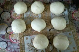 滚圆盖住保鲜膜醒20分钟