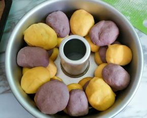 第二层依次颜色错开