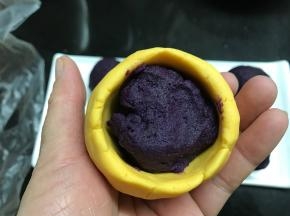 放入紫薯泥。