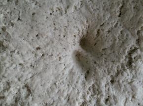 发酵好的面团按下去不会弹起。