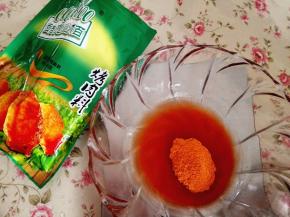 3.	碗里准备20克清水，加入酷克壹佰蜜汁料20克，