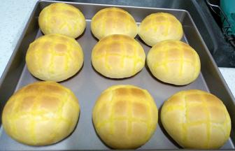 表面上色均匀后即可出炉冷却