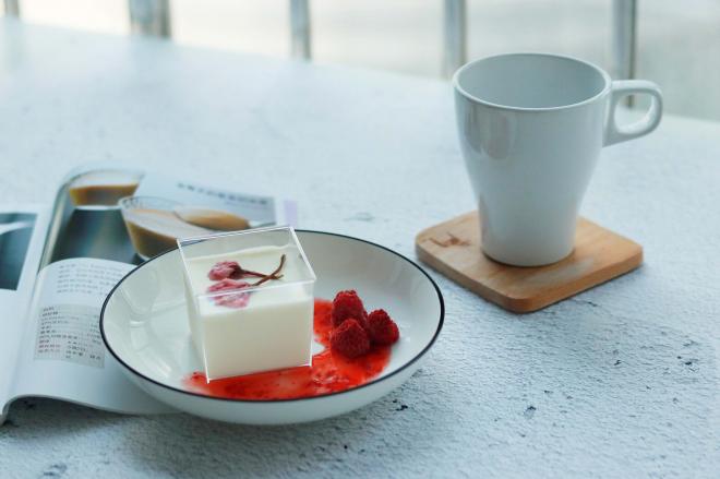 丝丝顺滑—樱花椰奶冻