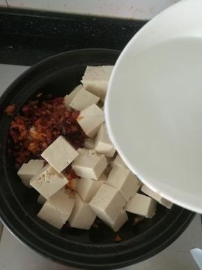 加入一碗清水。