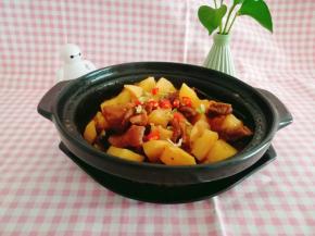 牛肉软烂，小宝吃起来都不费力。