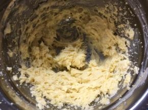 打蛋器打发均匀