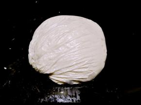 装入保鲜袋，放冰箱冷藏过夜