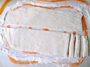 用刀切成合适的条状