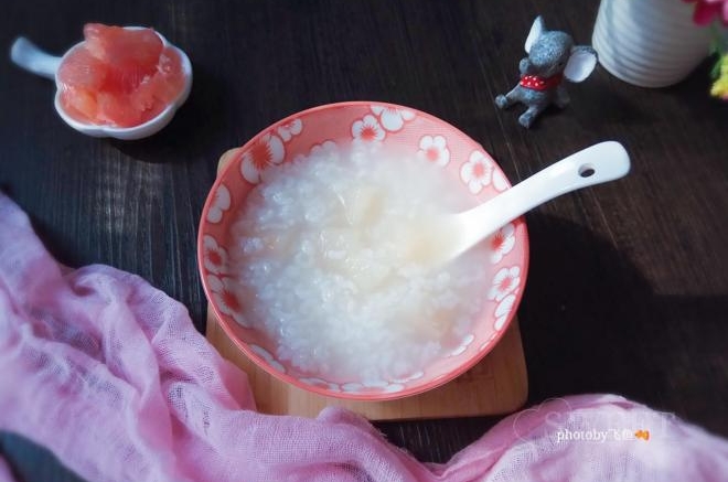 清肺养颜雪梨粥
