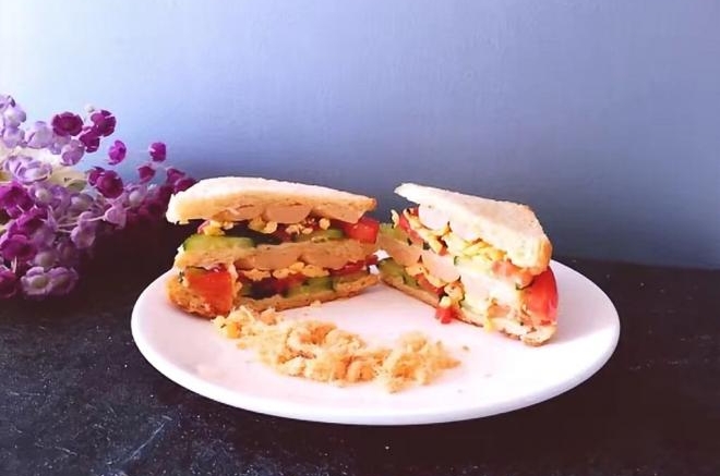 鸡蛋火腿三明治