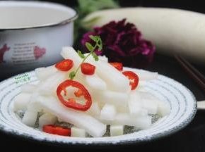 盖上盖子静放，吃的时候装入盘子，即可；PS：要用干净没水的筷子夹，否则容易坏。