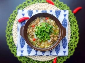 酸辣过瘾的羊肉卷！