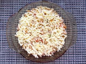 再密密撒上一层芝士。烤箱180度预热10分钟放入，烤15分钟即可。