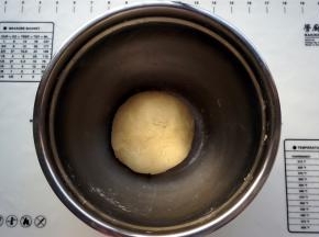 揉成团，无干粉状态即可。