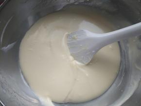 再倒入一半的芝士糊