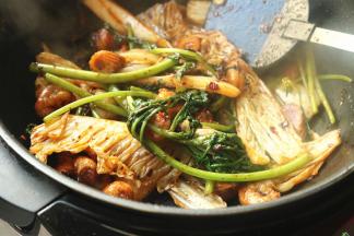 炒大约半分钟就熟了。