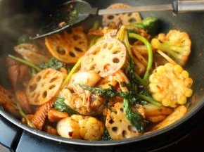 继续翻炒均匀。