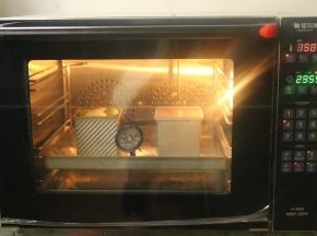 烤箱预热150度，烤30分钟。