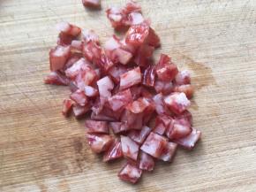 腊肠切丁