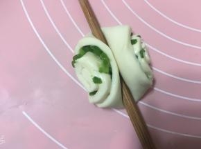 筷子中间压到底