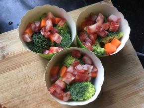 蛋糕纸杯全部码入蔬菜