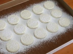 筛上第二层糖粉