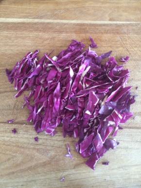 紫甘蓝改刀切丝