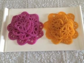 冰箱冷藏2小时，待其入味，取出摆盘