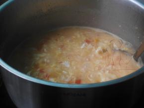 最后加盐调味就可以喝靓汤了。