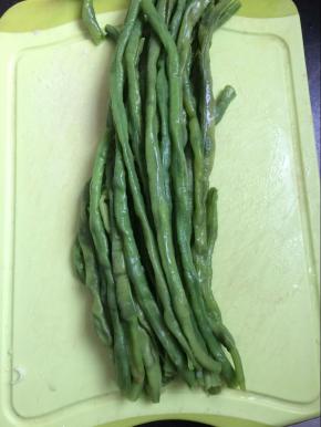 捞出沥干水份。