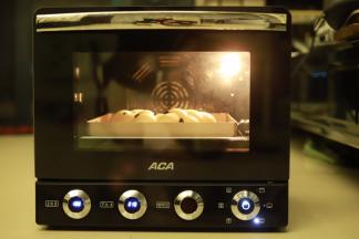 12.	烤箱预热180度，上下管，从下往上第二层，20分钟左右