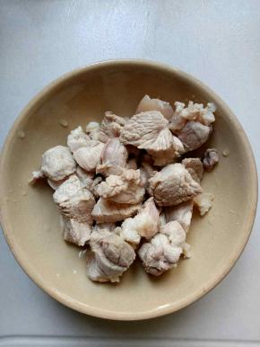 清水冲洗干净沥干水份