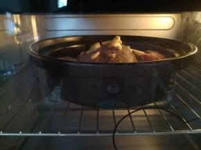 烤箱预热。200℃30分钟。