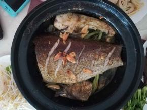 30分钟到了。鱼皮焦黄。