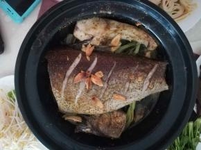 30分钟到了。鱼皮焦黄。