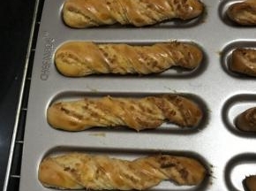 烤箱预热到180度，中层烤25分钟左右即可