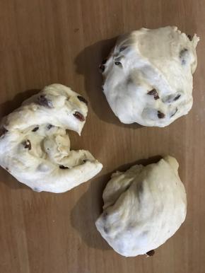 将面团分成40克一个团